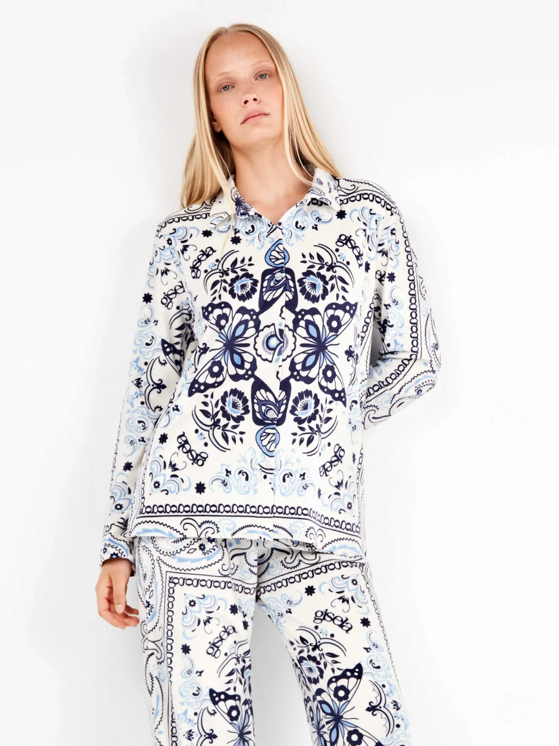 Pijama Gisela mujer camisero tejido polar elástico paisley 20317